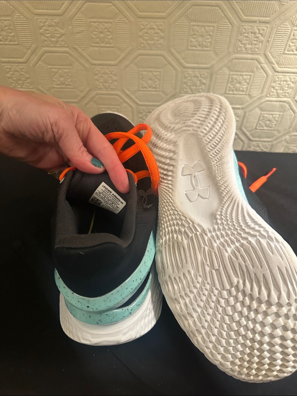 Under Armour Mens Black BasketBallShoes with Turquoise Midsole and Orange Laces - Picture 3 of 5